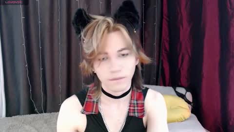 evan_reinhart online show from October 23, 11:24 am