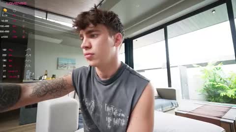 evan_white_ online show from October 18, 10:20 am