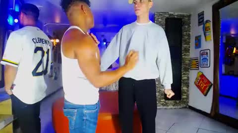 extrangers online show from January 10, 12:04 pm