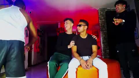 extrangers online show from January 18, 12:04 pm