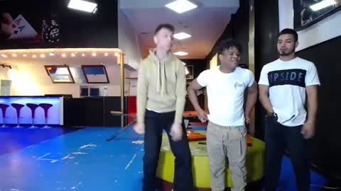 extrangers online show from March 11, 12:06 pm