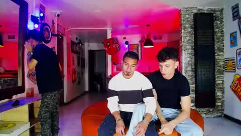 extrangers online show from January 21, 12:02 pm