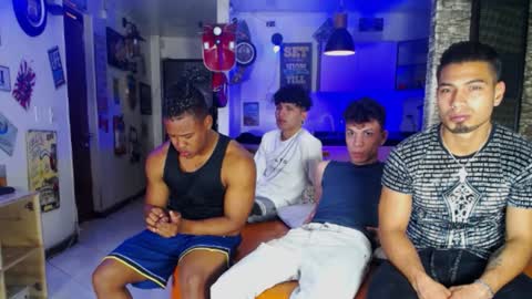 extrangers online show from December 17, 12:11 pm