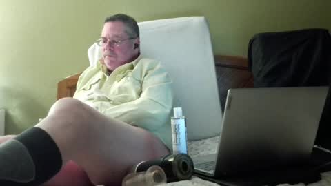 Eyeswideshut63 online show from December 19, 8:56 am