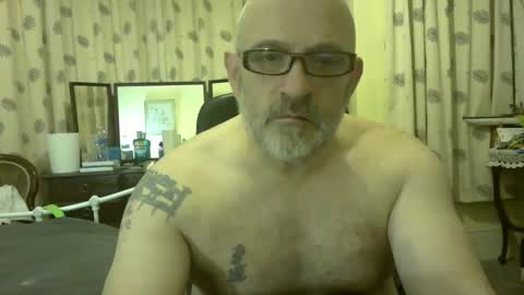 f1zzeek online show from March 24, 11:52 pm