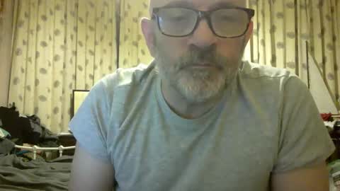 f1zzeek online show from March 2, 10:39 pm