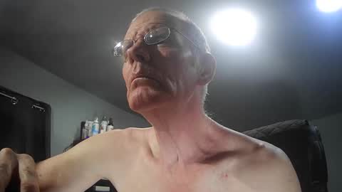 fantasyresort online show from April 12, 3:09 am