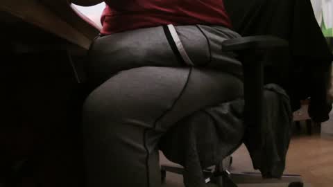 Snapshot of fat_bubble chatting on January 4, 4:43 pm Fat Bernd online show from January 4, 4:43 pm