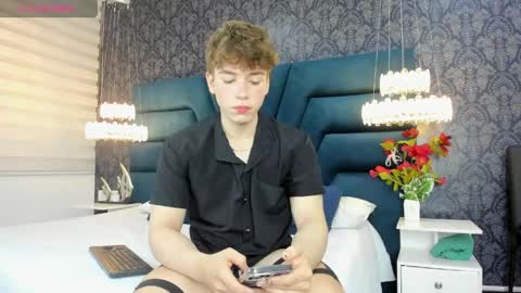 Femboy Max online show from March 21, 11:47 am