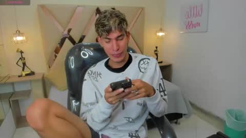 FER PHOENIX online show from November 15, 4:25 am