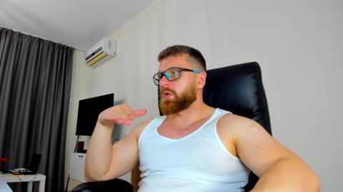 FindomGuyXXX online show from April 4, 5:54 pm