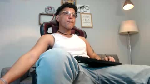 fire_boy69 online show from November 26, 3:37 pm
