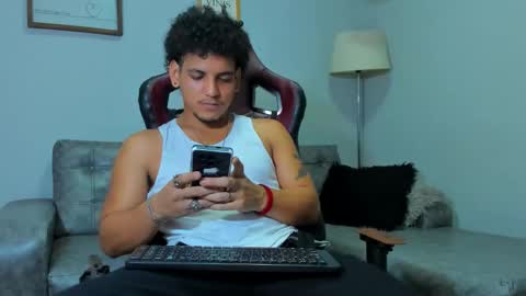 fire_boy69 online show from December 17, 4:24 pm