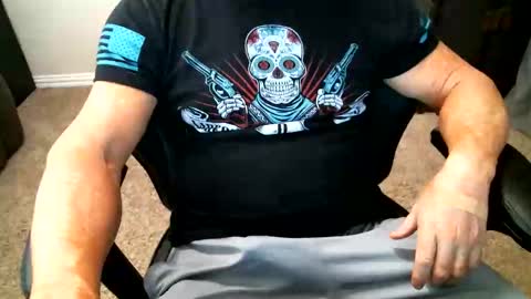 fitguy40 online show from February 11, 8:47 pm