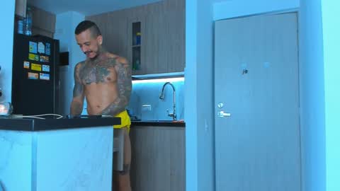 Elias Valencia online show from December 19, 1:28 am