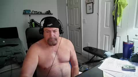 Snapshot of flaguy3233 chatting on February 7, 4:27 am Florida guy online show from February 7, 4:27 am