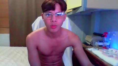 Snapshot of flirtfactorx chatting on October 19, 3:59 pm flirtfactorx online show from October 19, 3:59 pm