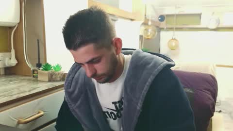 independent model online show from April 19, 6:54 pm