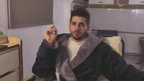 independent model online show from January 8, 6:57 pm