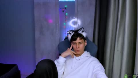 Foxicfu online show from February 23, 3:37 pm