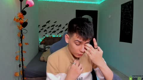 Foxicfu online show from December 5, 10:44 am