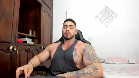 frank_foxx1 online show from June 6, 4:18 am