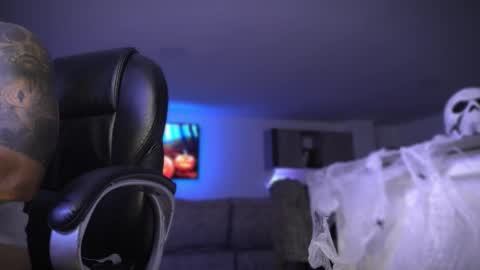 Frank Farrell. Hey remember to give me a thumbs up Ty online show from October 23, 6:06 am