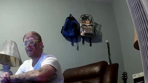 Snapshot of frankoze80 chatting on October 5, 2:37 am frankoze80 online show from October 5, 2:37 am