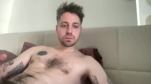 Snapshot of frankybiiig chatting on February 2, 1:19 pm thegoodandbiiig online show from February 2, 1:19 pm