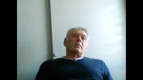 frannkboy61 online show from April 22, 4:45 pm