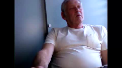 frannkboy61 online show from April 16, 6:30 pm