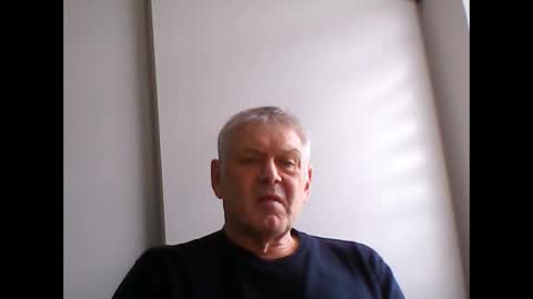 frannkboy61 online show from April 2, 12:13 pm