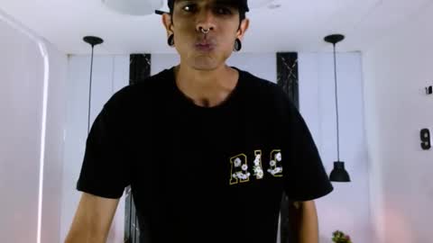 Franvill trato online show from February 25, 7:48 pm