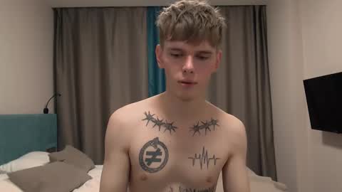 Snapshot of fredd_xanderrs chatting on October 19, 5:05 pm fredd_xanderrs online show from October 19, 5:05 pm