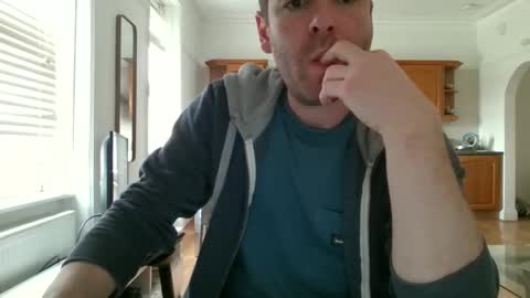 Snapshot of frenchbdmaninlondon chatting on January 10, 10:50 am Horny Paul online show from January 10, 10:50 am