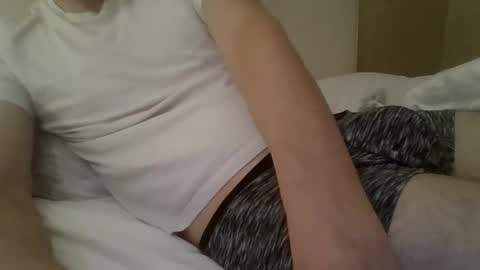 Snapshot of friendly_frank_18 chatting on October 3, 10:15 pm friendly_frank_18 online show from October 3, 10:15 pm