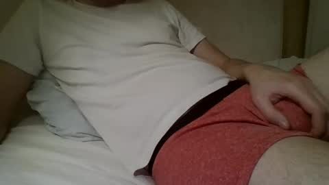Snapshot of friendly_frank_18 chatting on January 5, 9:14 pm friendly_frank_18 online show from January 5, 9:14 pm