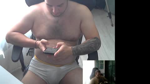 Snapshot of frozensexxx chatting on October 23, 7:12 am SexyFrozen online show from October 23, 7:12 am