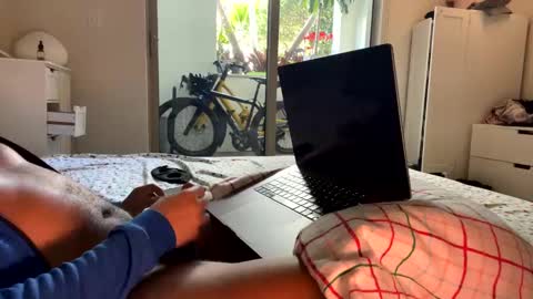 Snapshot of fuklicious chatting on January 10, 4:20 pm fuklicious online show from January 10, 4:20 pm