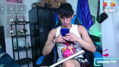 gael_jones online show from October 1, 2:37 am