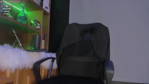 Gael Williams online show from November 3, 1:10 am