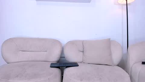 gal_stone_ online show from June 4, 1:55 am