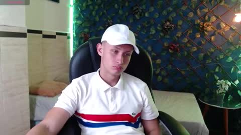 garuo_18 online show from November 25, 3:41 am