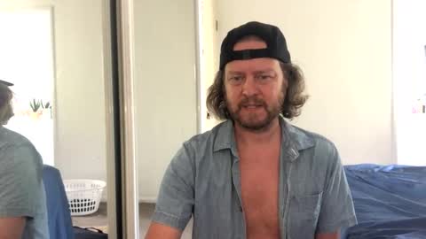 gcsurfer81 online show from December 15, 11:57 pm