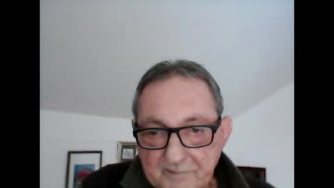 Snapshot of georg1412 chatting on February 26, 1:19 pm georg1412 online show from February 26, 1:19 pm
