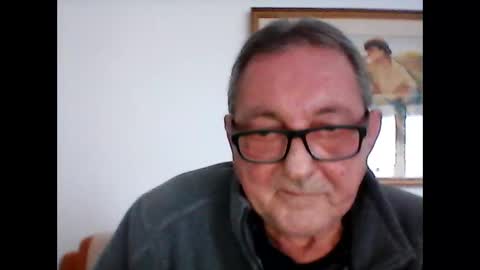 Snapshot of georg1412 chatting on December 10, 1:55 pm georg1412 online show from December 10, 1:55 pm