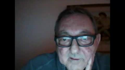 Snapshot of georg1412 chatting on December 5, 4:01 pm georg1412 online show from December 5, 4:01 pm