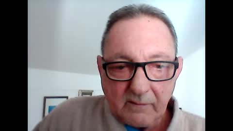 Snapshot of georg1412 chatting on March 6, 8:19 am georg1412 online show from March 6, 8:19 am