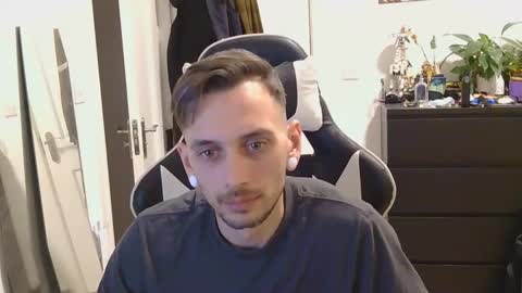 georgek0011 online show from April 7, 8:42 pm