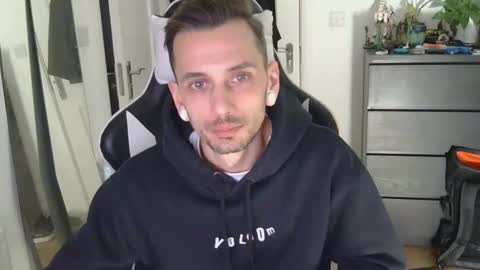 georgek0011 online show from March 22, 1:32 am